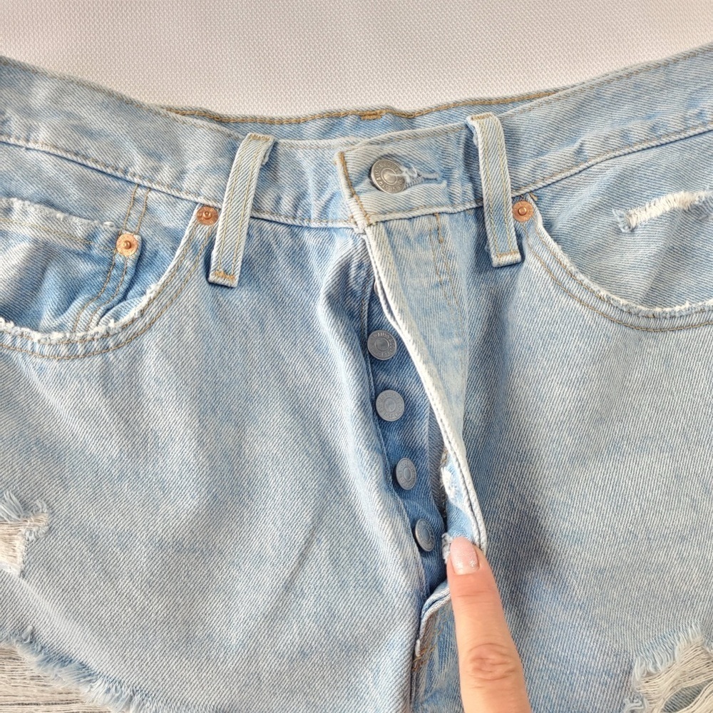 Levi's Light Blue Distressed 501 Jean Shorts size 32 - Picture 6 of 11
